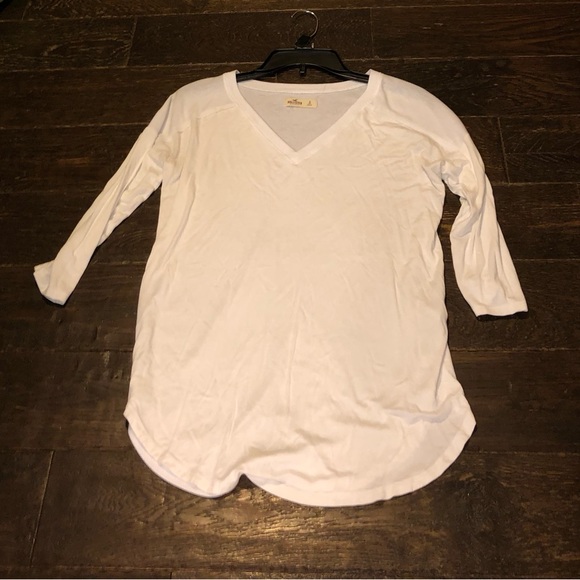 Hollister V-neck Top size small elbow length sleeves - Picture 3 of 7